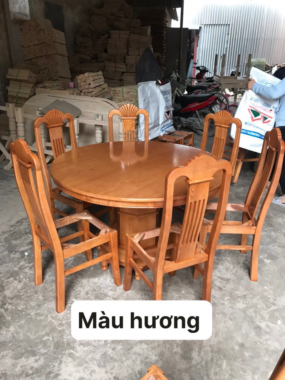 bàn ăn tròn 6 ghế gỗ sồi giá rẻ